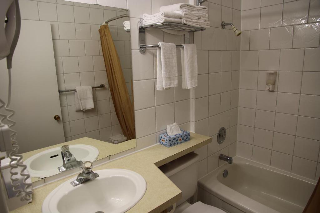 Waterfront Inn Pentiction Pokój zdjęcie